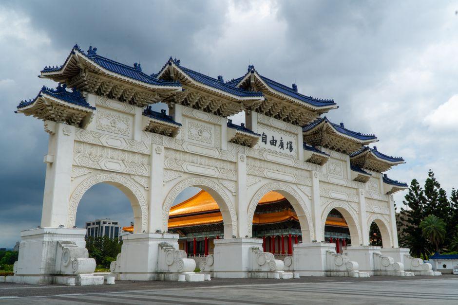 台湾环岛深度游:从城市到山水的完整路线